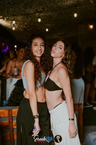 035A8435